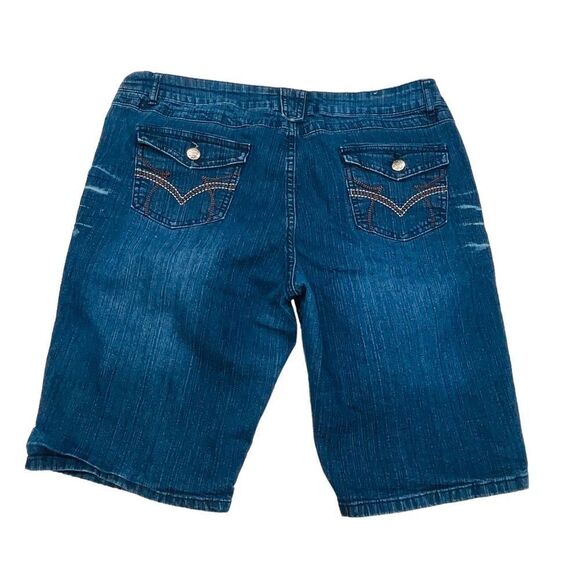 10/$25🦋 Give Me 5ive Medium Wash Denim Bermuda Shorts - Size 14 - Picture 1 of 12